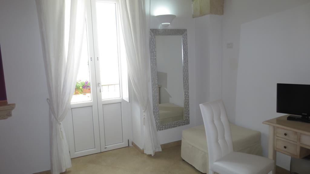 Antico Casale B&B Veglie Bagian luar foto